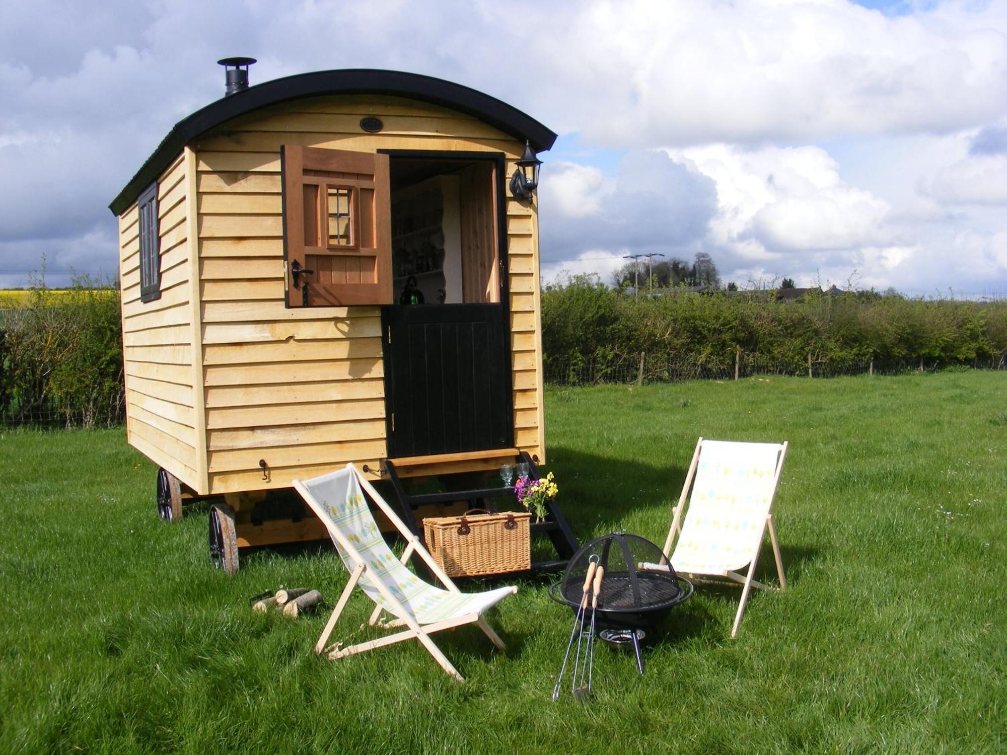 Marshwood Farm B&B And Shepherds Hut Dinton  Exteriör bild