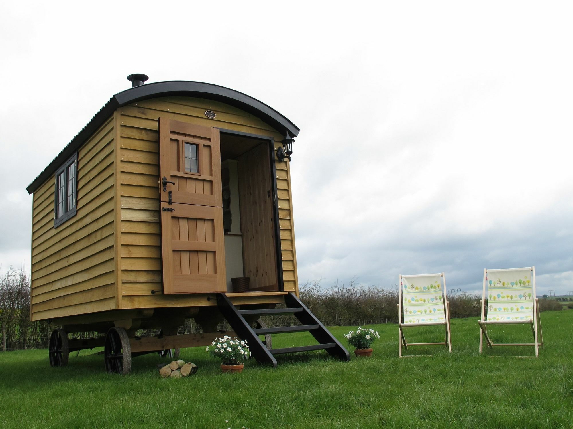 Marshwood Farm B&B And Shepherds Hut Dinton  Exteriör bild