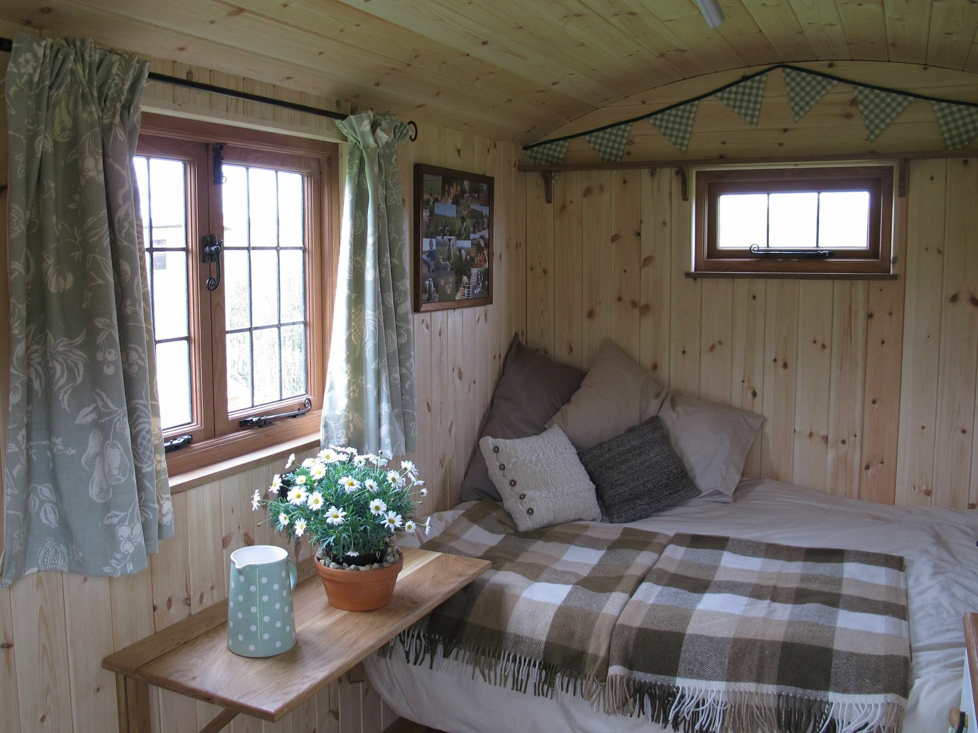 Marshwood Farm B&B And Shepherds Hut Dinton  Exteriör bild